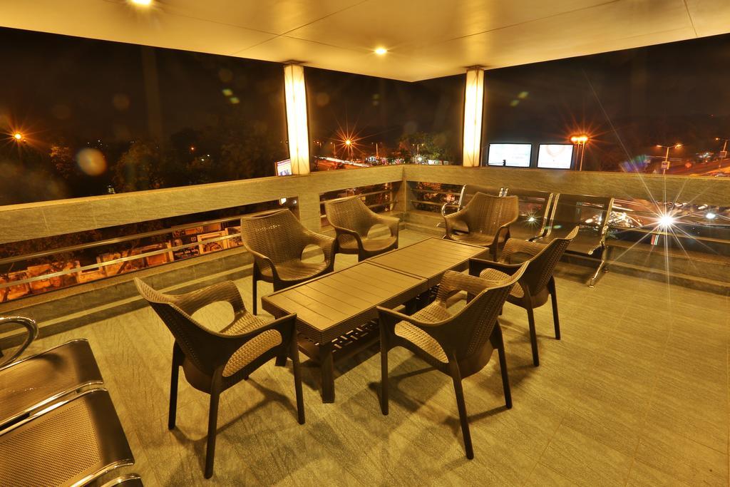 Hotel Kabir Ahmadábád Kültér fotó