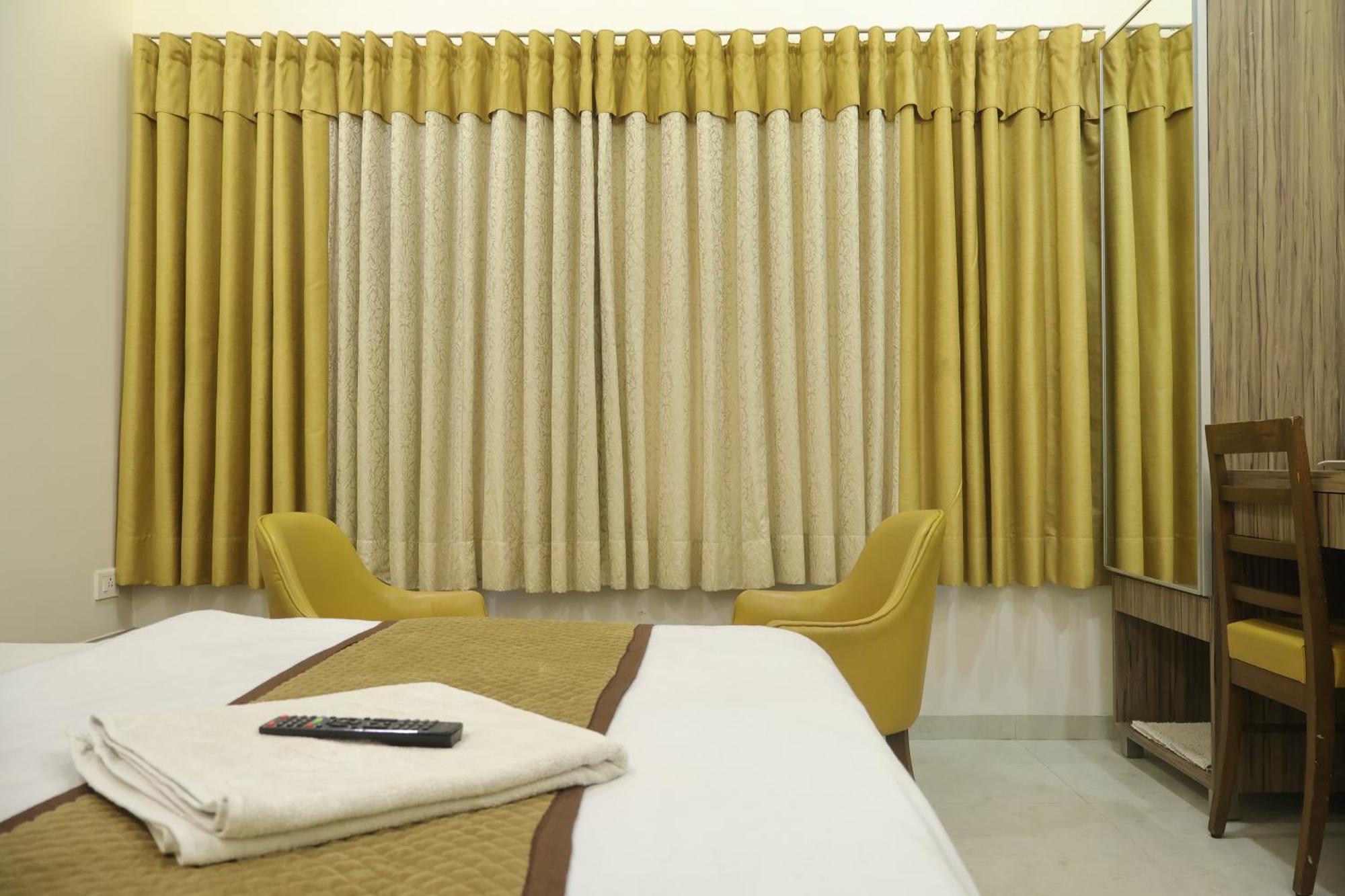 Hotel Kabir Ahmadábád Kültér fotó