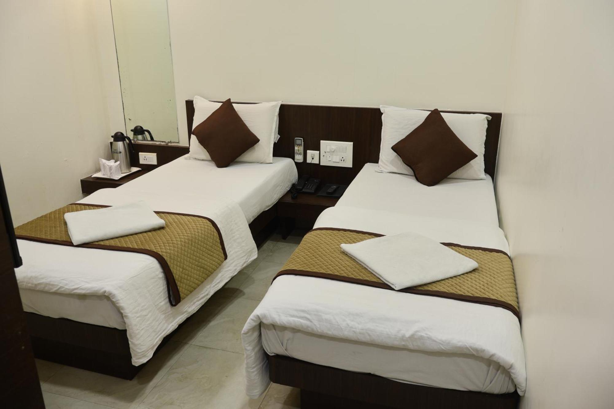 Hotel Kabir Ahmadábád Kültér fotó
