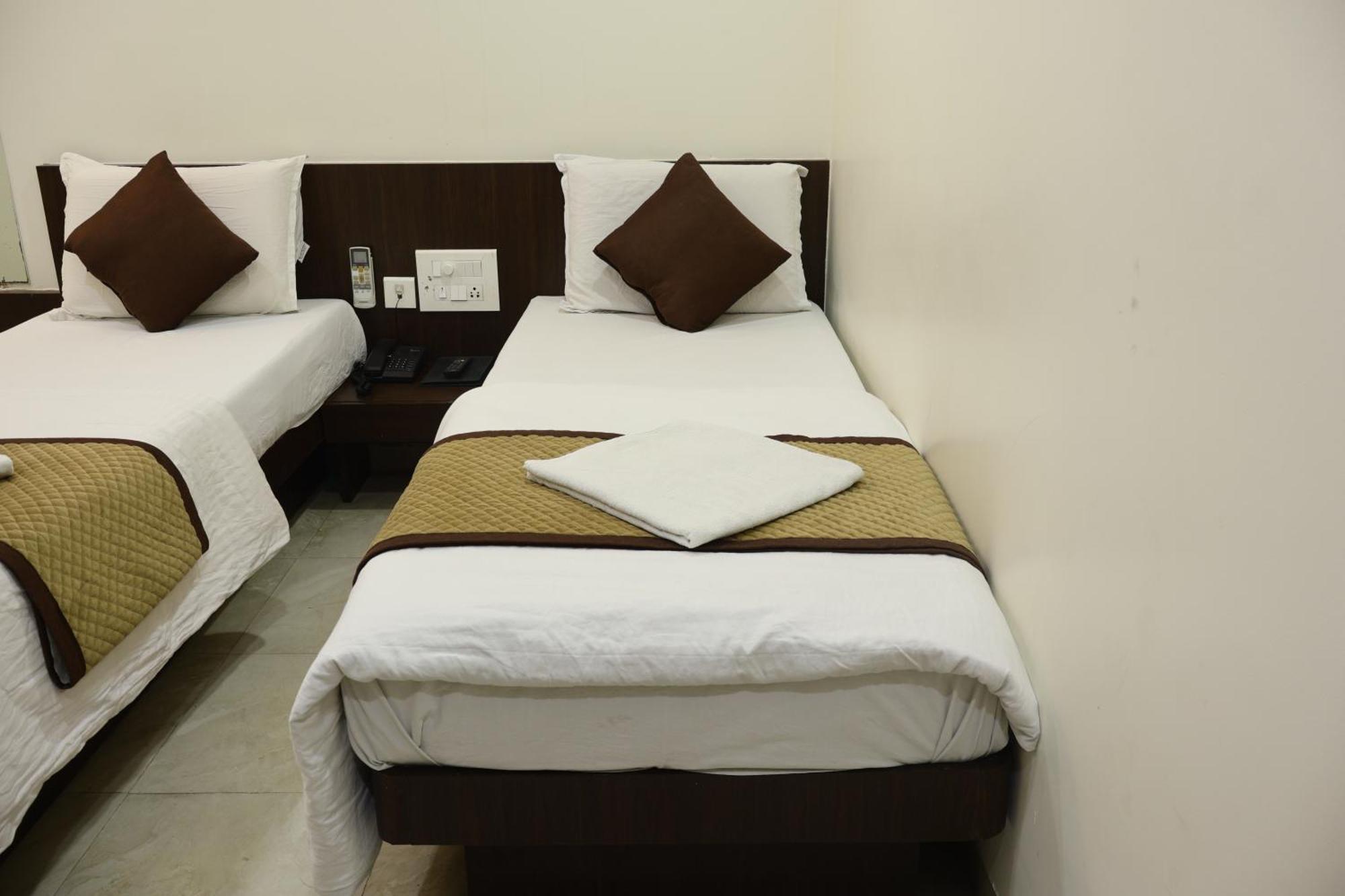 Hotel Kabir Ahmadábád Kültér fotó