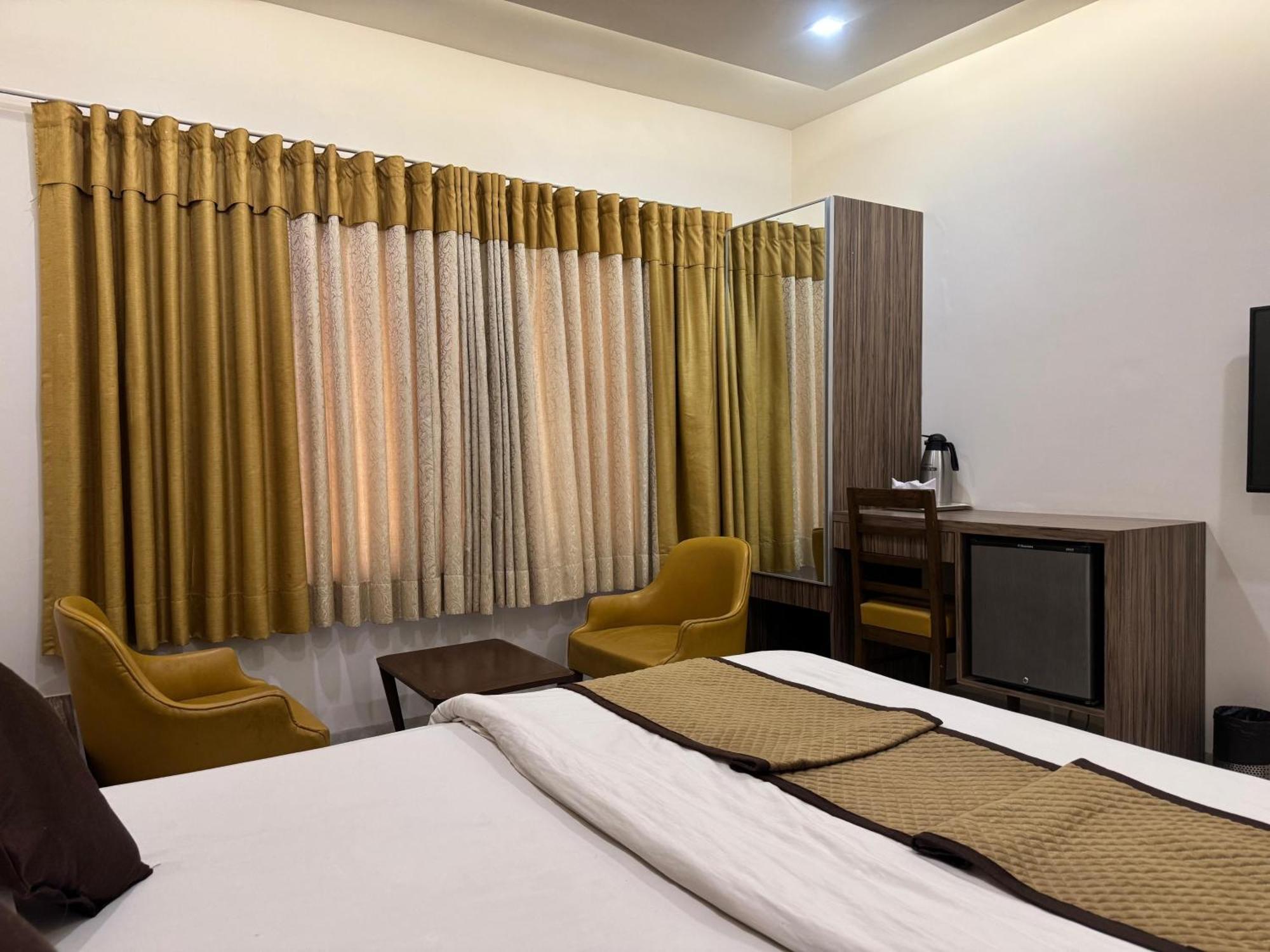 Hotel Kabir Ahmadábád Kültér fotó