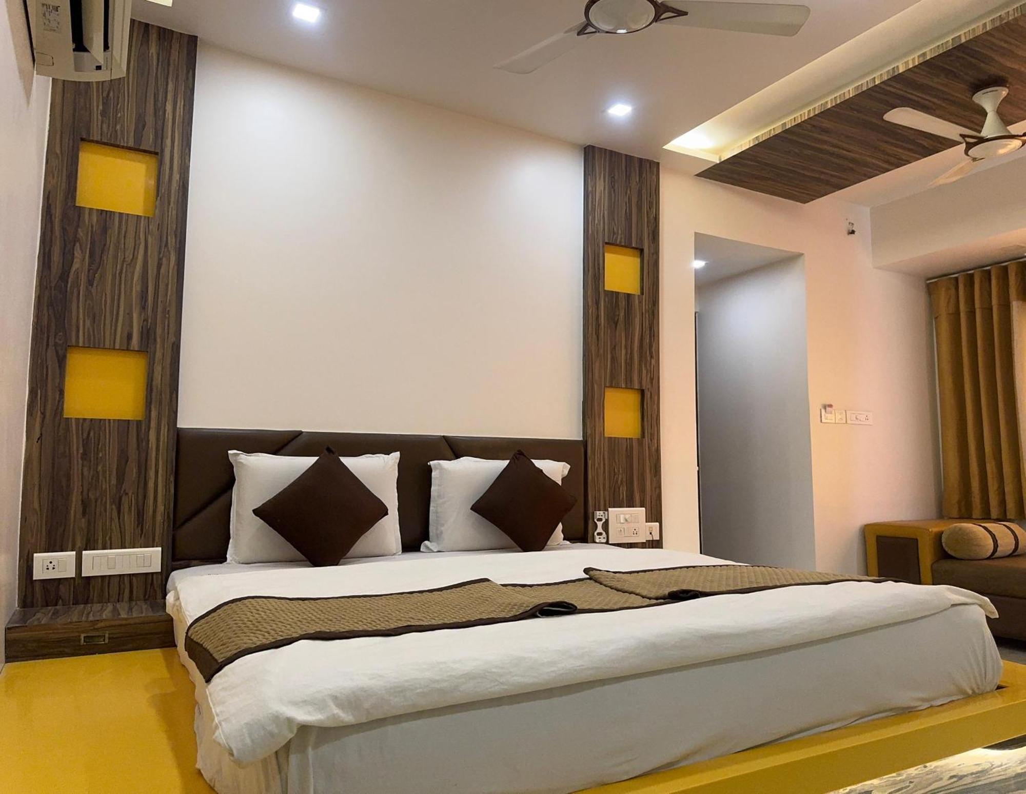 Hotel Kabir Ahmadábád Kültér fotó
