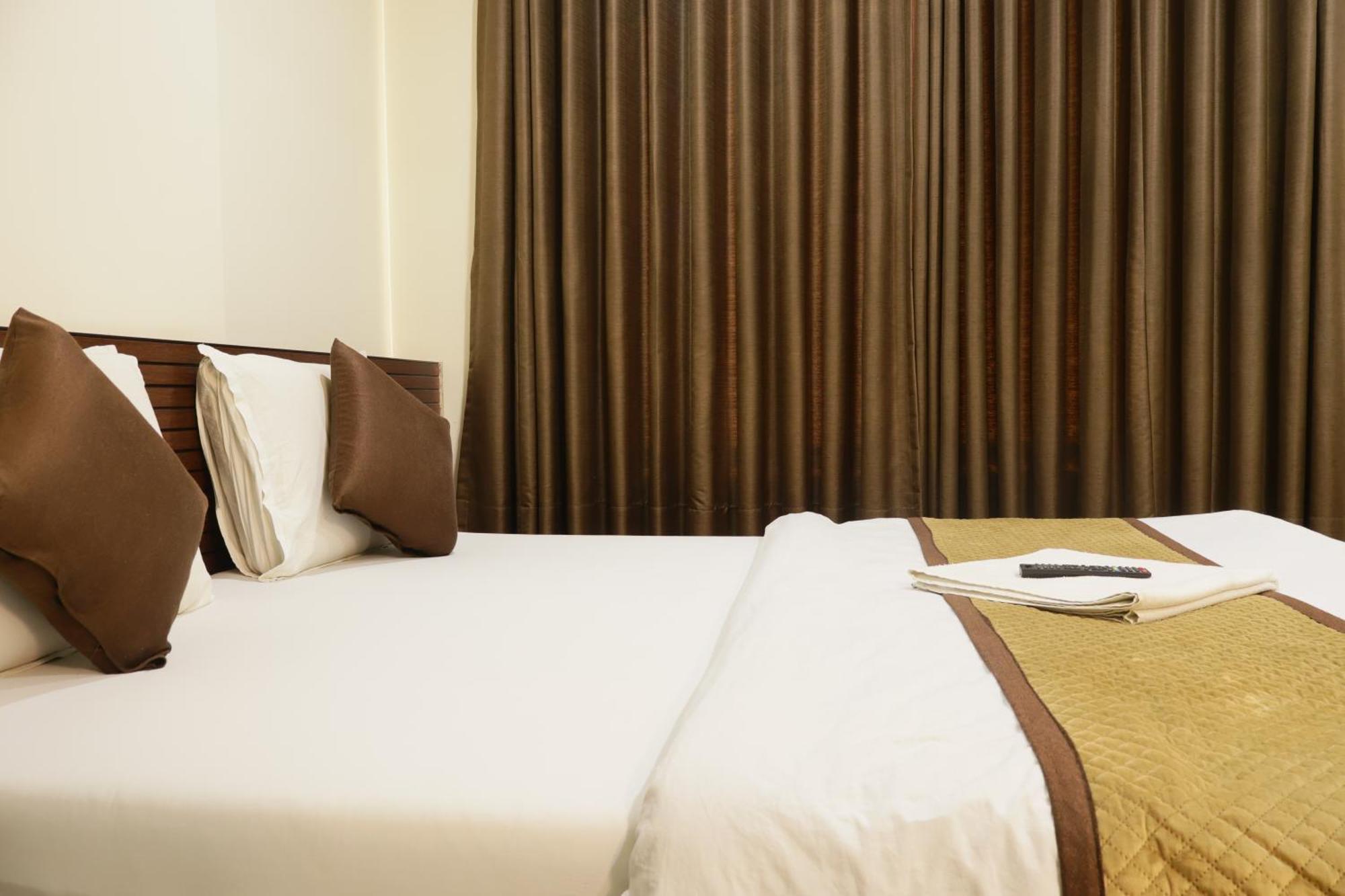 Hotel Kabir Ahmadábád Kültér fotó