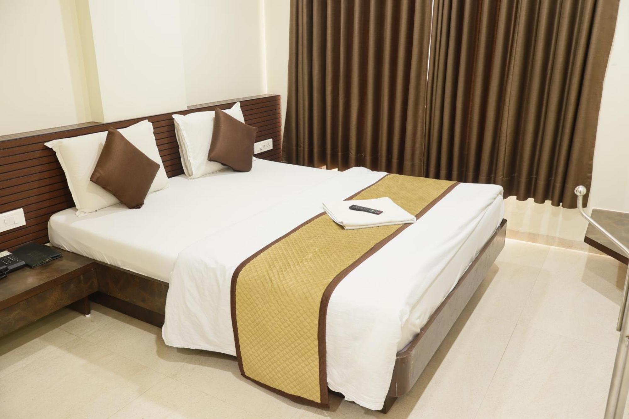 Hotel Kabir Ahmadábád Kültér fotó
