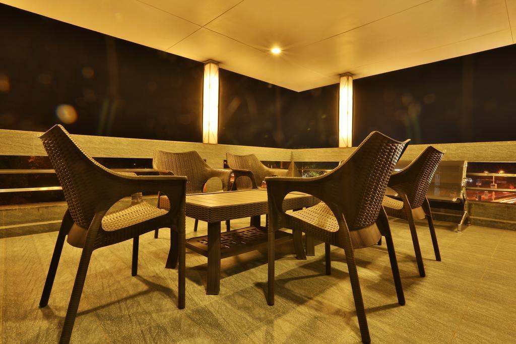 Hotel Kabir Ahmadábád Kültér fotó