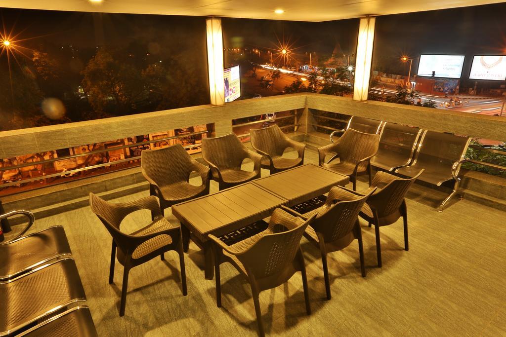 Hotel Kabir Ahmadábád Kültér fotó